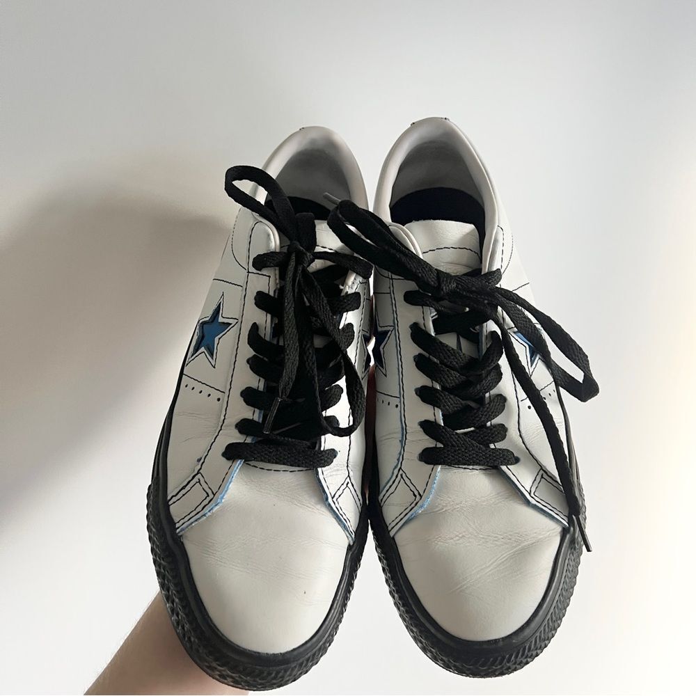 Converse One Star Pro OX Women’s Size 8.5 White Leather Sneakers with Blue Star